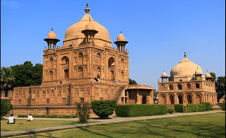  Trip to Ayodhya, Allahabad & Varanasi 