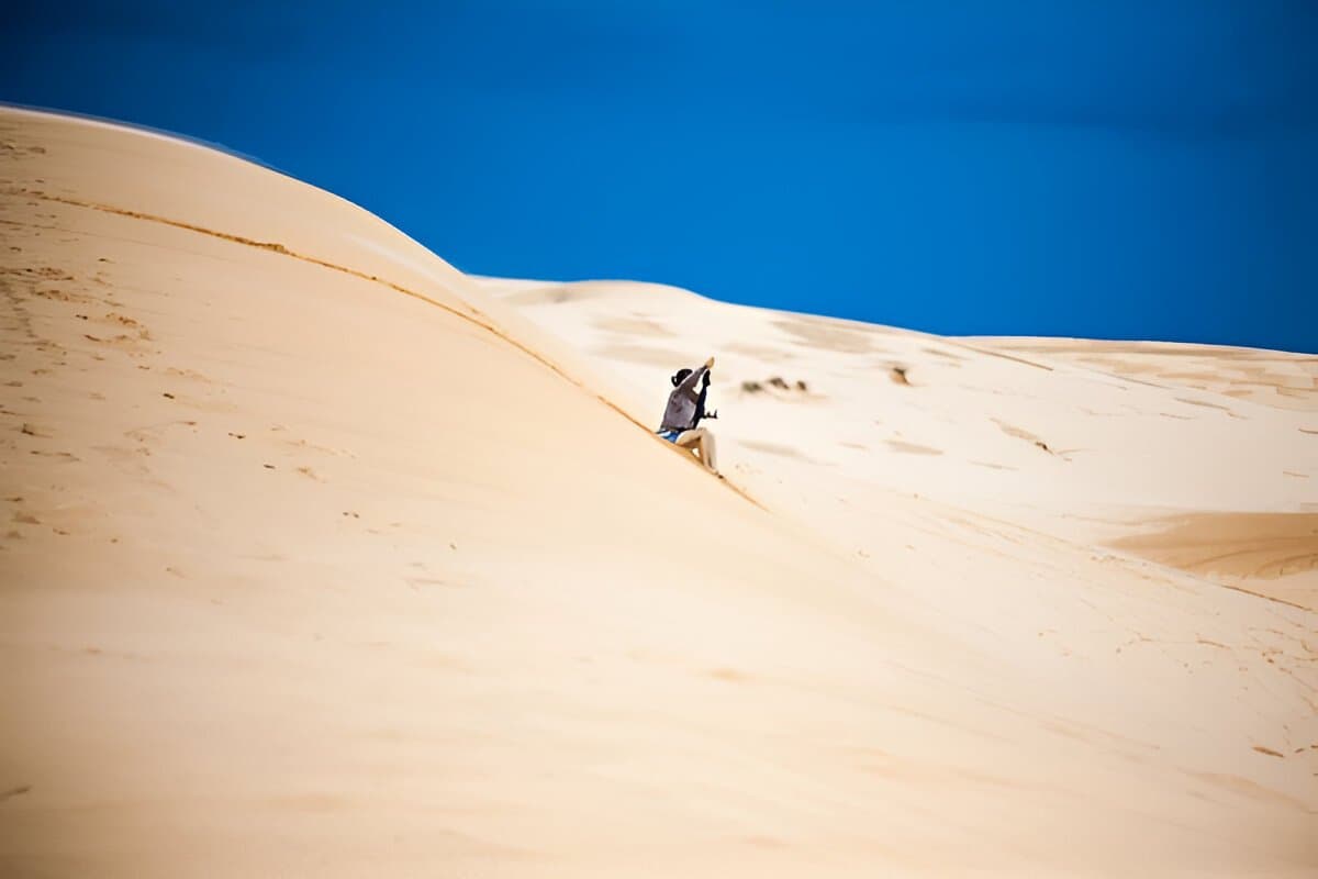sand tobogganing