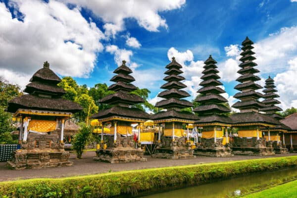 Discover the beauty of love with the best Bali honeymoon package