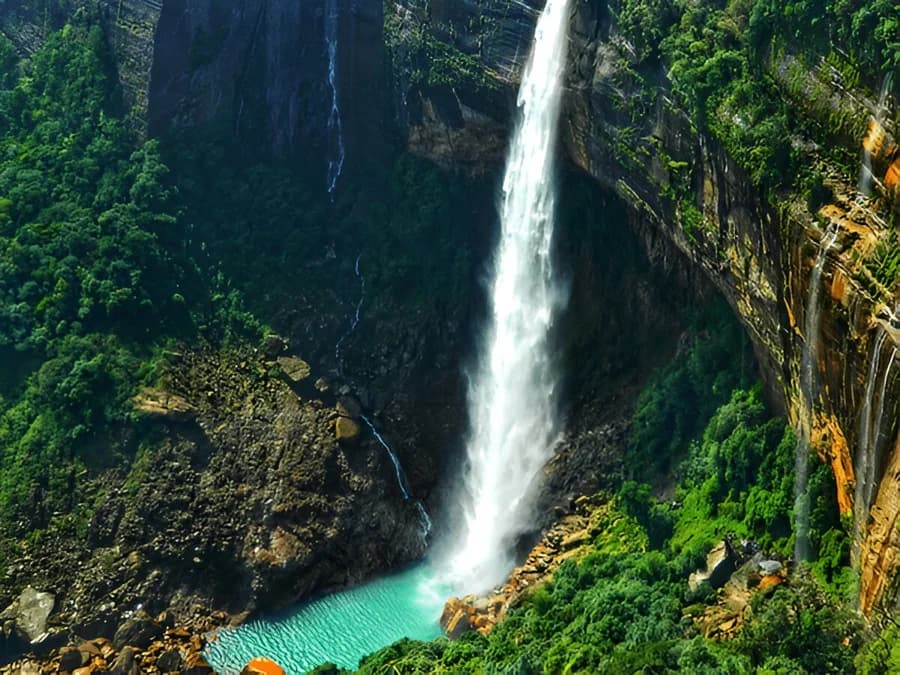 Nohkalikai Falls