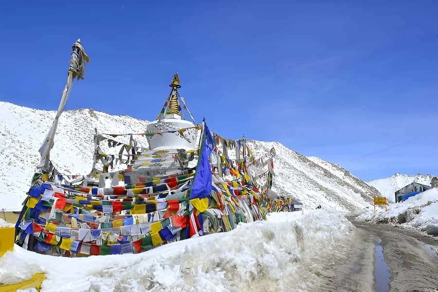 Chang La Pass