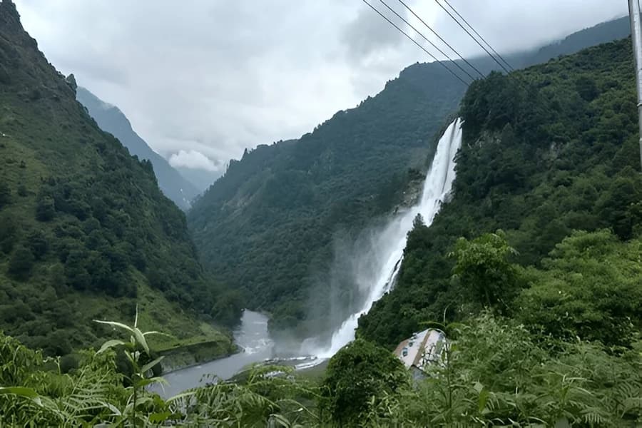 Nuranang Falls
