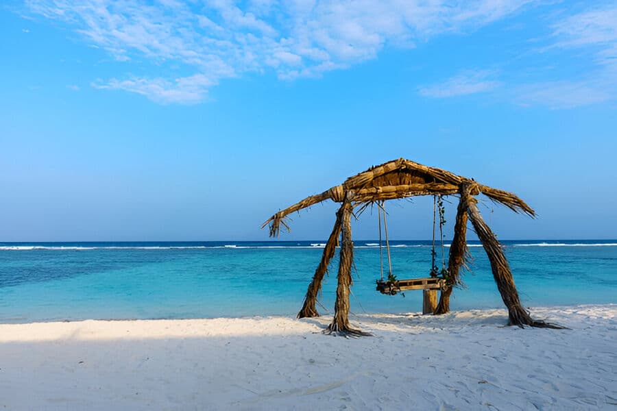  Maldives in June
